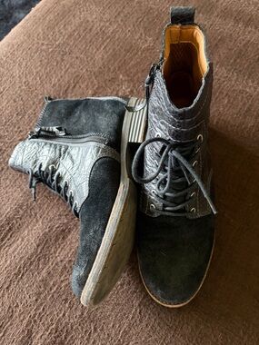 Naya Black leather and suede Lace-Up Ankle Boots